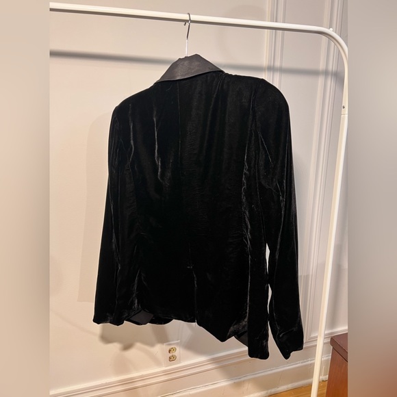 SOFT BLACK HOLIDAY BLAZER // WILLOW AND CLAY // size media 🖤 - Picture 2 of 7